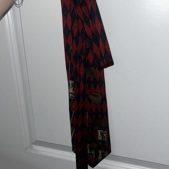 3/10$🌹🌹🌹GANT Pure Silk Men’s Tie Diamonds Golf Club Design Red Navy Blue - Picture 6 of 6